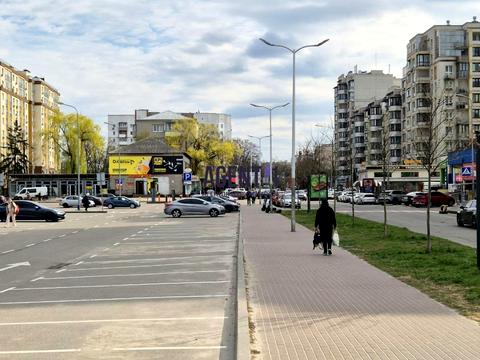 комерційна за адресою Святошинська вул., 28