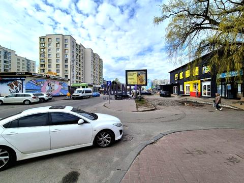 комерційна за адресою Святошинська вул., 28
