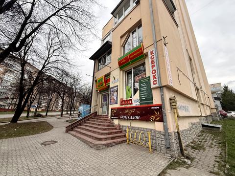 комерційна за адресою Генерала М. Тарнавського вул., 2-А