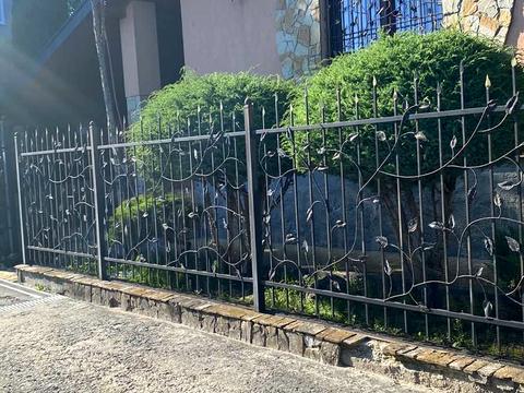 дом по адресу Нафтовиків