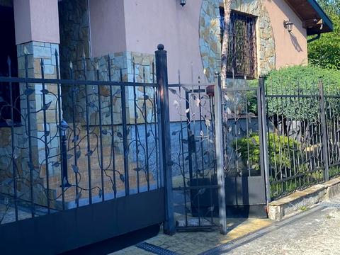 дом по адресу Нафтовиків