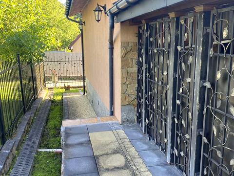 дом по адресу Нафтовиків