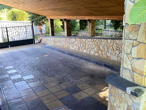 дом по адресу Нафтовиків