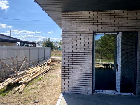 будинок за адресою Весела