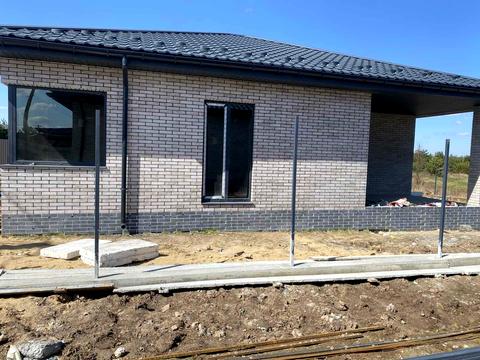 будинок за адресою Весела