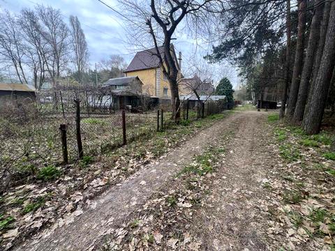 участок по адресу Центральна, 57