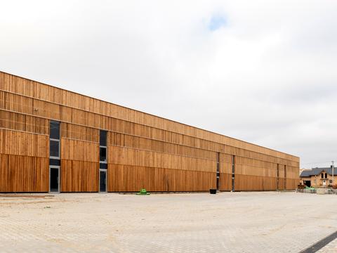 комерційна за адресою Київська вул., 16