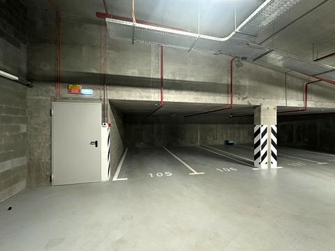 паркомісце за адресою Ґарета Джонса вул. (Сім'ї Хохлових), 12-А