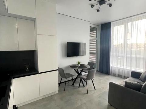 квартира за адресою Салютна вул., 2к8