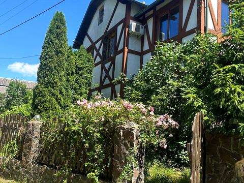 будинок за адресою Бистрицька, 10