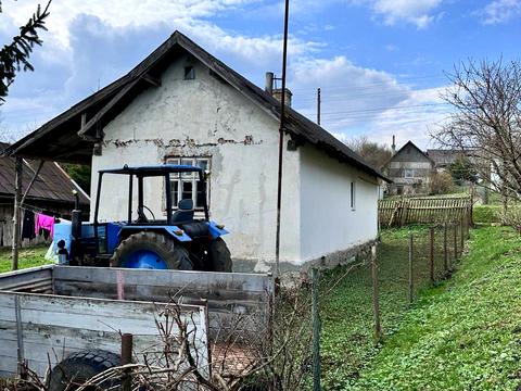 будинок за адресою Унів