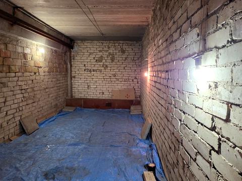 паркомісце за адресою Василя Касіяна вул., 1