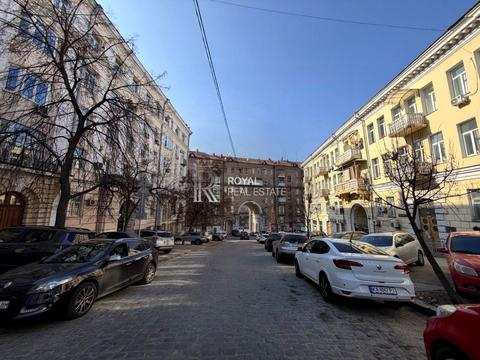 комерційна за адресою Лютеранська вул., 6-Б