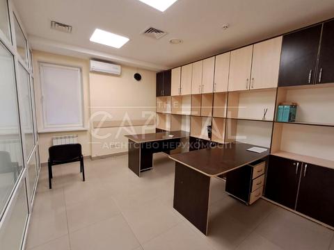 комерційна за адресою Басейна вул., 7