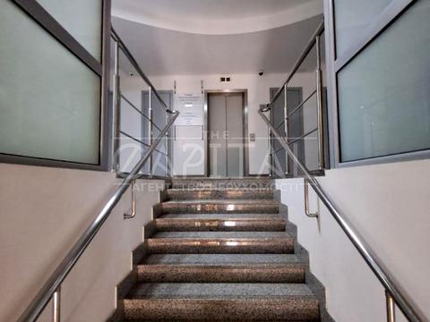 комерційна за адресою Басейна вул., 7