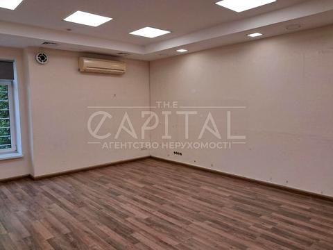 комерційна за адресою Басейна вул., 7