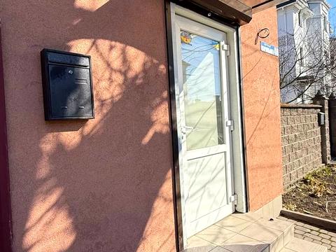 комерційна за адресою Яворницького вул., 40