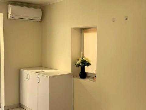 комерційна за адресою Яворницького вул., 40