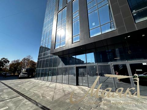 комерційна за адресою Товарна вул., 1