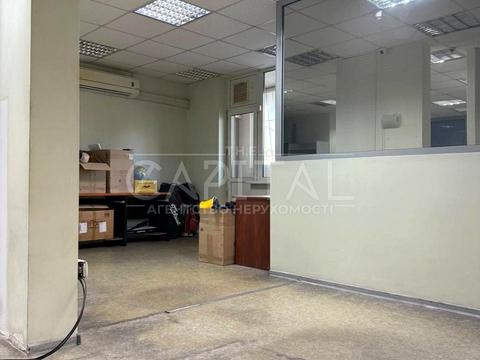 комерційна за адресою Євгена Коновальця вул. (Щорса), 44-А