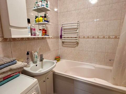 квартира за адресою Володимира Івасюка вул., 17