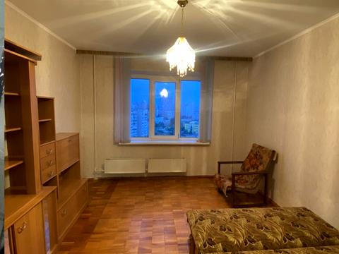 квартира за адресою Ревуцького вул., 19/1