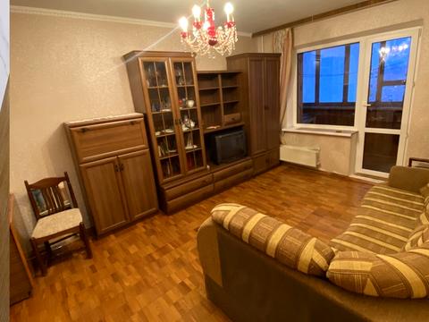 квартира за адресою Ревуцького вул., 19/1