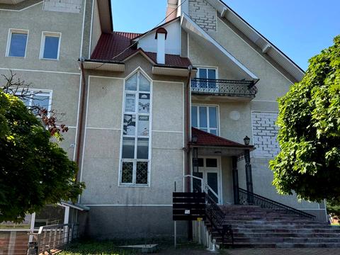 комерційна за адресою Героїв України вул., 2 А