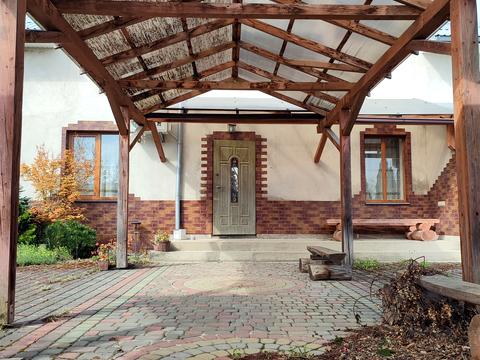 коммерческая по адресу Коновальця, 2А