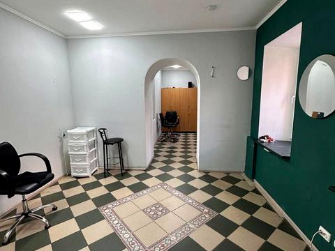 комерційна за адресою Нижньовоскресенська вул., 9-А