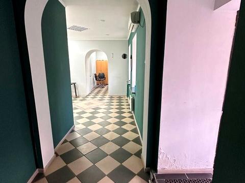 комерційна за адресою Нижньовоскресенська вул., 9-А