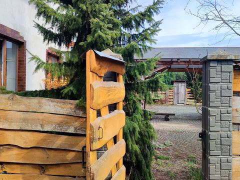 коммерческая по адресу Коновальця, 2А