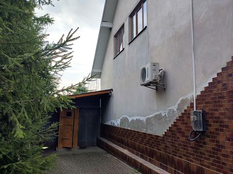 коммерческая по адресу Коновальця, 2А