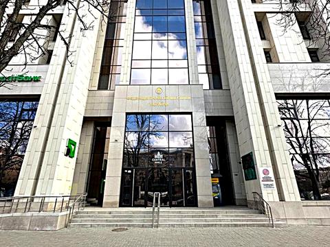 комерційна за адресою майдан Незалежності пл., 2а