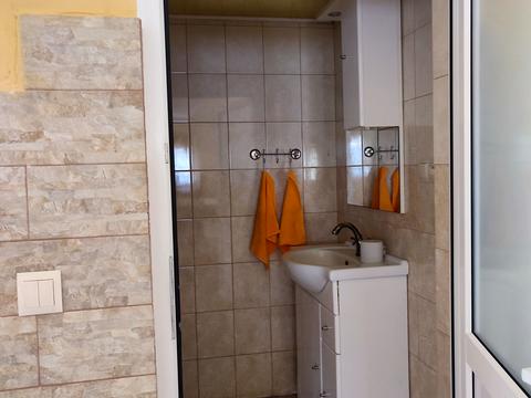 коммерческая по адресу Коновальця, 2А