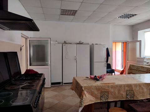 коммерческая по адресу Коновальця, 2А