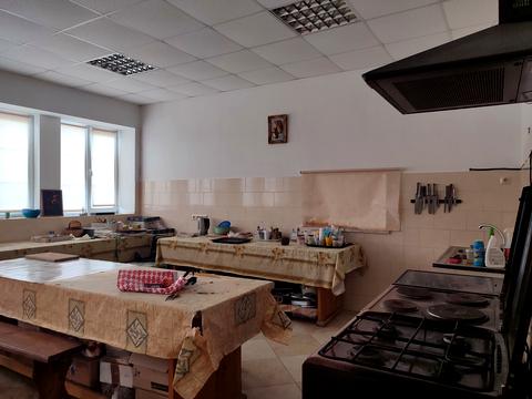 коммерческая по адресу Коновальця, 2А