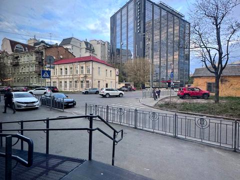 коммерческая по адресу Василя Яна ул., 2