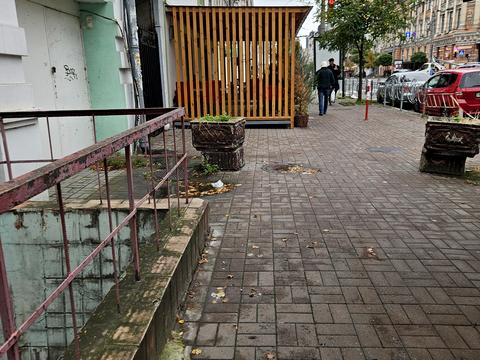 комерційна за адресою Саксаганського вул., 133а