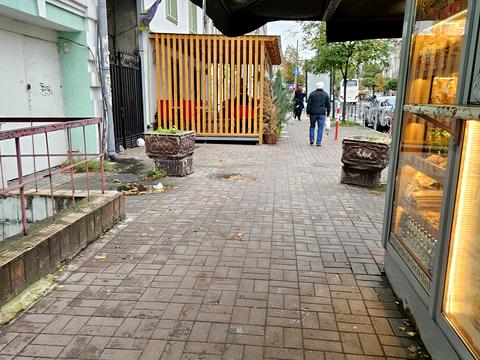 комерційна за адресою Саксаганського вул., 133а