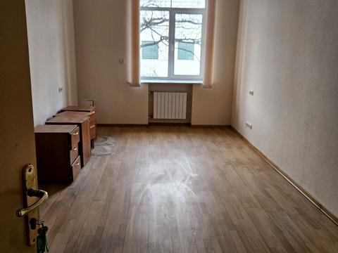 комерційна за адресою Саксаганського вул., 133а