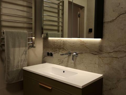 будинок за адресою Михайла Грушевського вул.