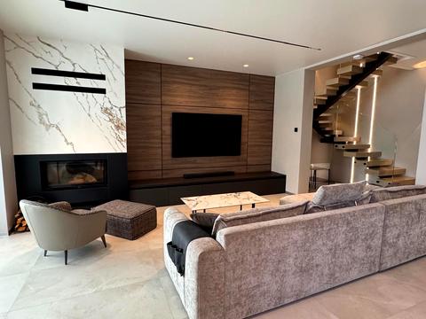 будинок за адресою Михайла Грушевського вул.