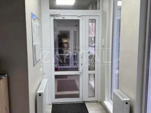 комерційна за адресою Лісова вул., 40