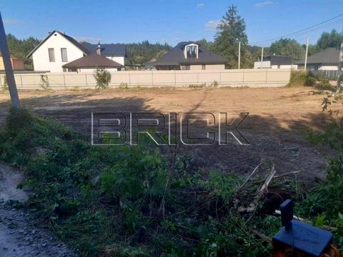 участок по адресу Шкільна пер. (Шкільна), 1