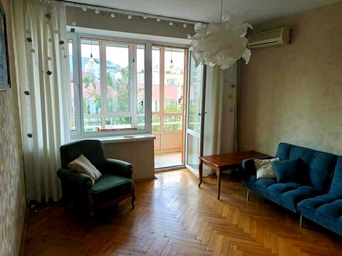 квартира за адресою Михайла Омеляновича-Павленка вул. (Суворова), 7