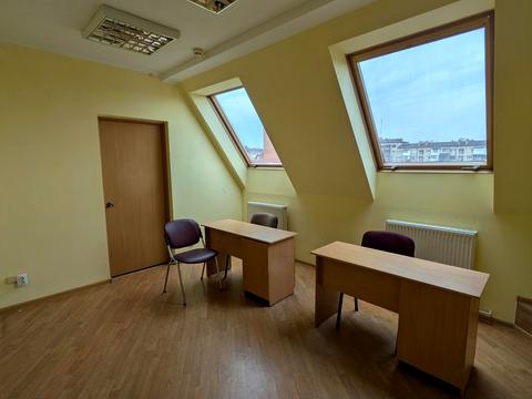 комерційна за адресою Залізнична вул., 15