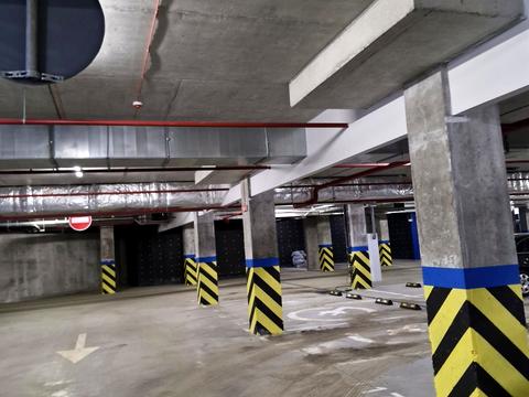 паркомісце за адресою Воскресенська вул., 2-В