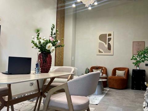 комерційна за адресою Андрія Верхогляда вул. (Михайла Драгомирова), 15-Б