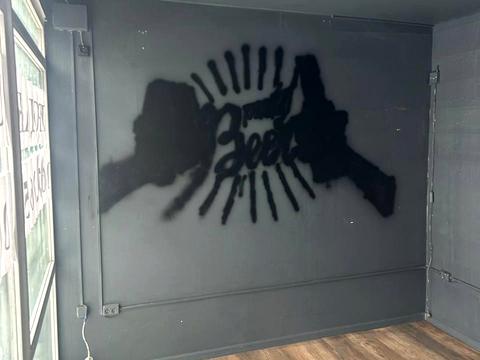 комерційна за адресою Олександра Довженка вул., 1